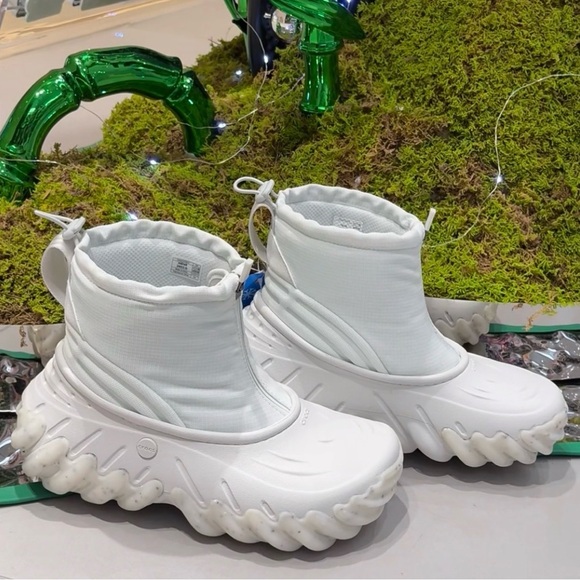 CROCS Unisex Echo Shield White Textured Footwear NWOT - Picture 1 of 6